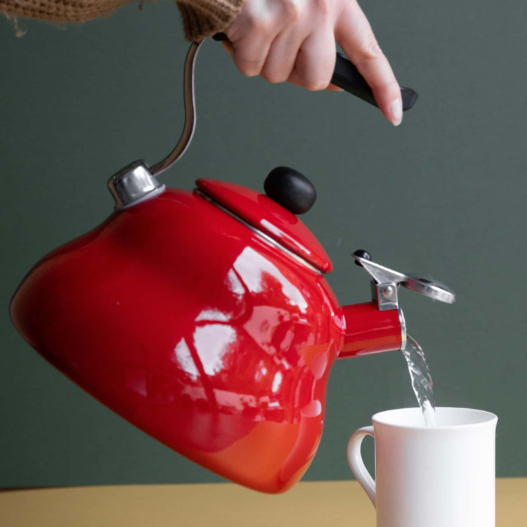 La Cafetière Kettle with Whistle - Red, 2 Liters - Image 4