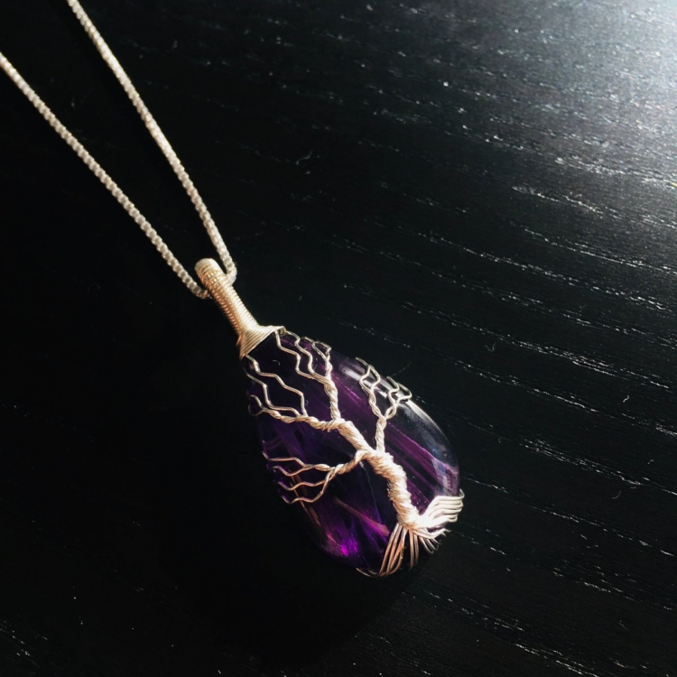 “Calm and Intuition” Necklace in Amethyst and 925 Silver - Image 2