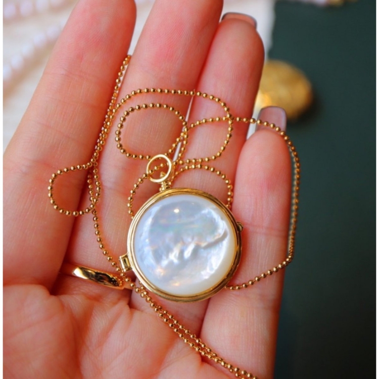 MOP Round Sachet-Openable Locket Necklace - Image 5