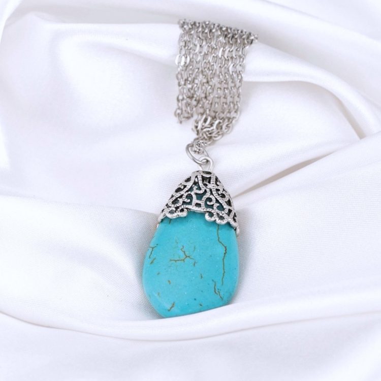 Turquoise Howlite necklace with ornaments - Image 8