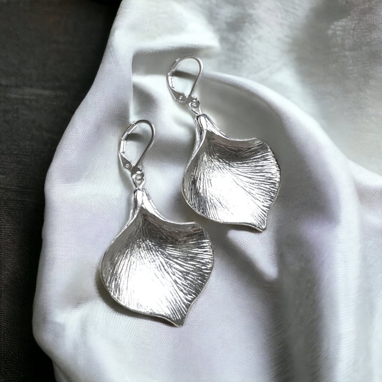 Silver plated antique style petal earrings - Image 2