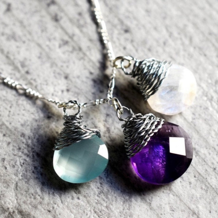 Gemstone necklace with aquamarine moonstone and amethyst - Image 5