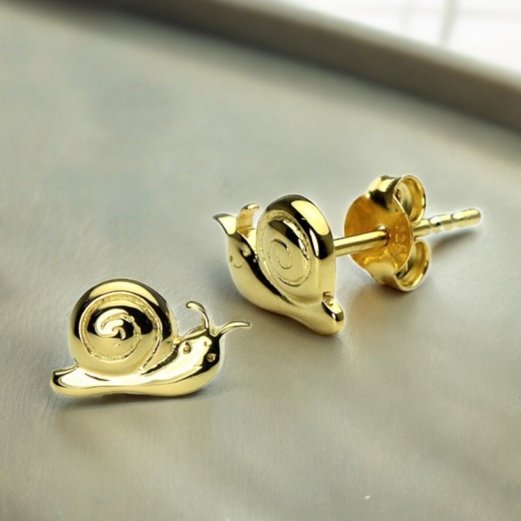 Polished snail stud earrings made of 925 sterling silver - 18K flash gold plated - Image 3