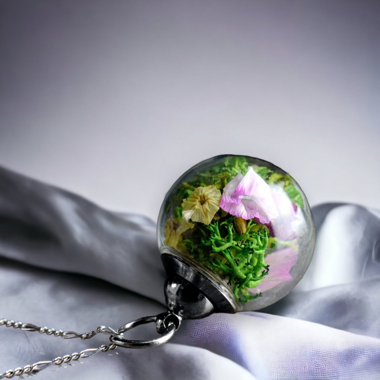 925 sterling silver necklace with dried scented bells, moss and sea lavender pendant - Image 2