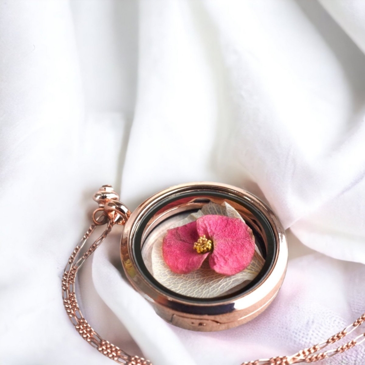 925 sterling rose gold-plated necklace with preserved Christ thorn blossom and hydrangea leaf in a glass medallion - Image 5