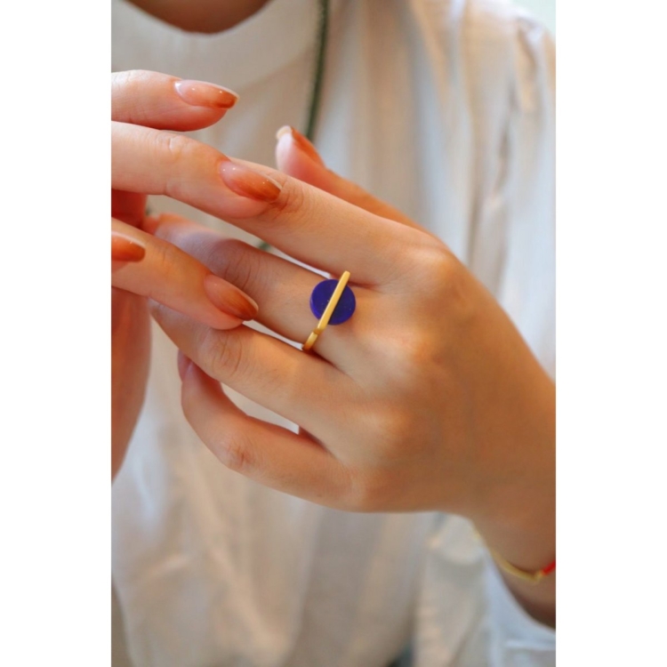 Gold vermeil minimalist round gem ring - adjustable - Lapis Lazuli - Image 8