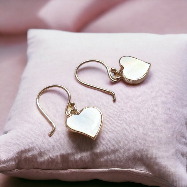 Heart-shaped mother-of-pearl earrings - Image 4