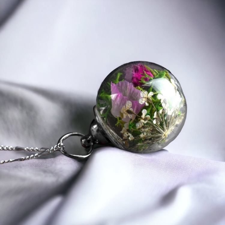 925 sterling silver necklace with dried scented bells, moss and sea lavender pendant - Image 4