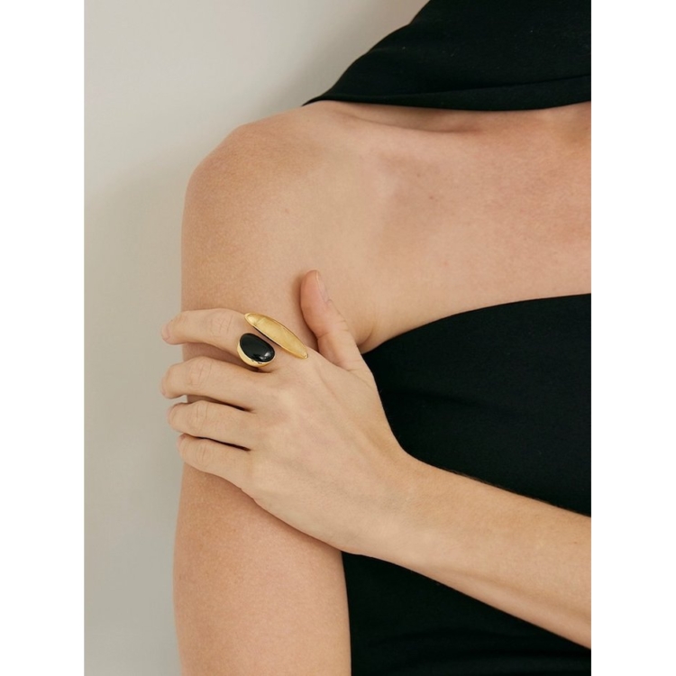 Bold Minimalist Gold Rutilated Quartz Ring - Image 2