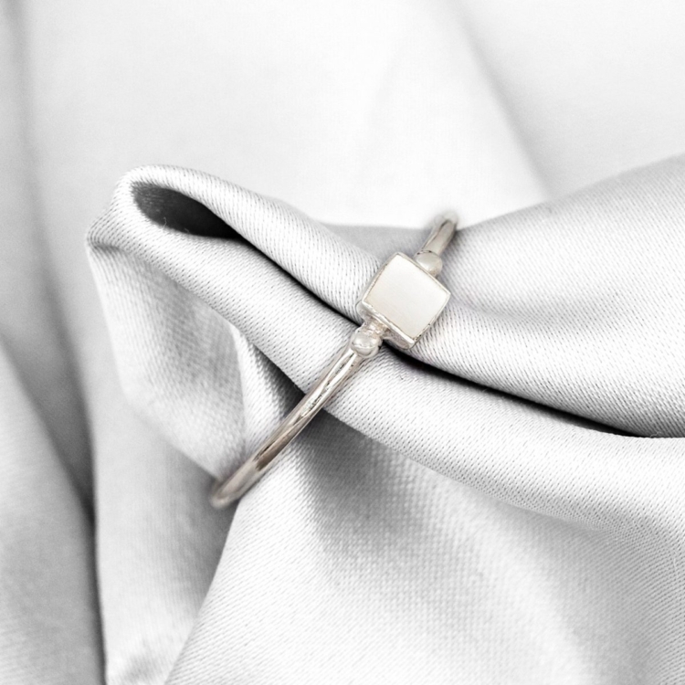 Mother of Pearl Ring - 925 Sterling Silver - Minimalist Jewelry - Image 3