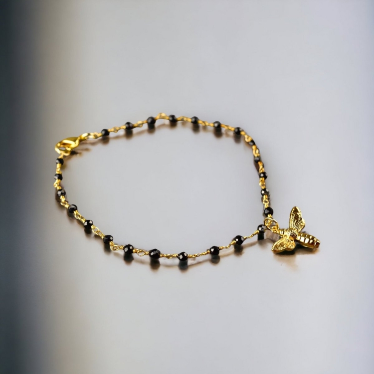 Gold bumblebee bracelet with onyx - gemstone bracelet with delicate bee pendant - Image 5