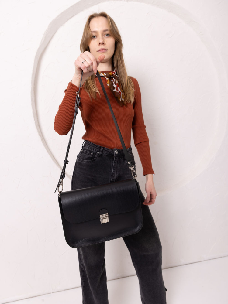 ASTORIA Handbag with Old-Fashioned Buckle - Black - Image 4